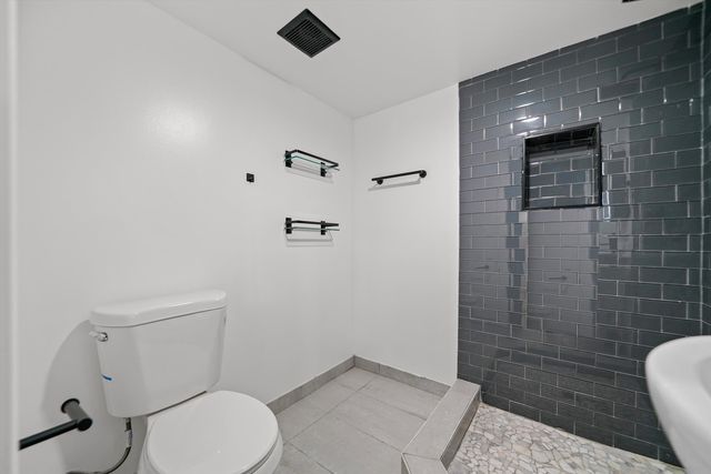 7006 S Bell Avenue, Chicago, IL 60636