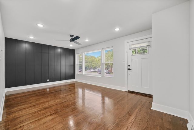 7006 S Bell Avenue, Chicago, IL 60636