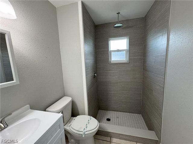 4402-4404 Santa Barbara BLVD, Cape Coral, FL 33914