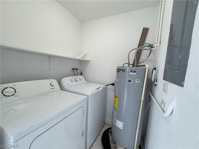 4402-4404 Santa Barbara BLVD, Cape Coral, FL 33914