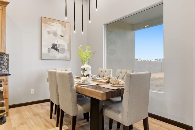 400 5th Street NE, Rio Rancho, NM 87124