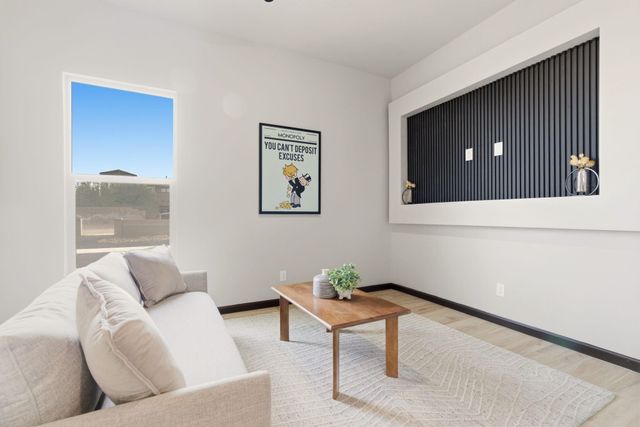 400 5th Street NE, Rio Rancho, NM 87124