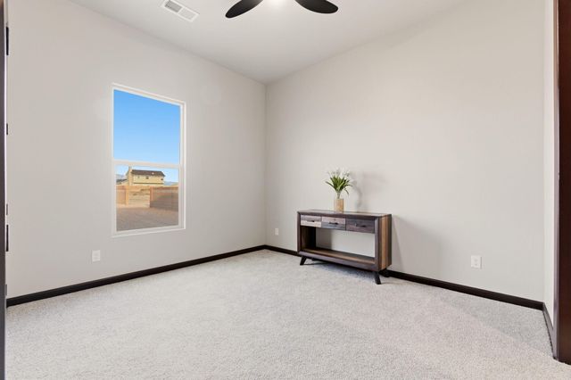 400 5th Street NE, Rio Rancho, NM 87124