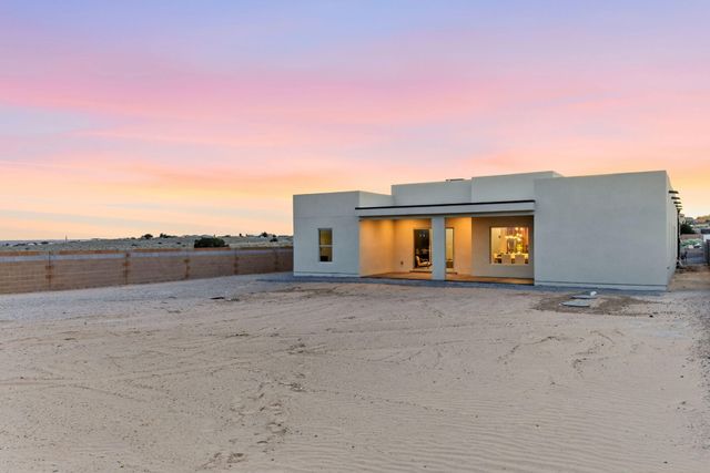400 5th Street NE, Rio Rancho, NM 87124