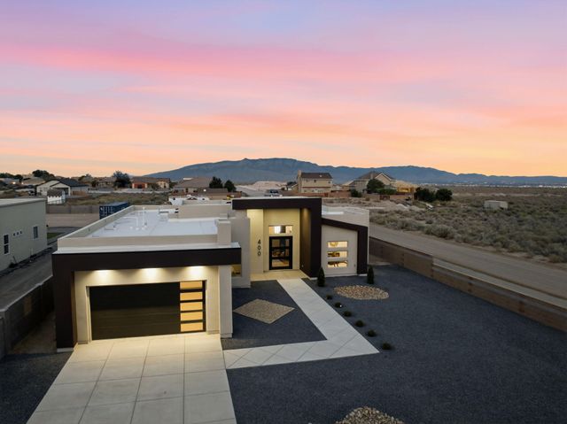 400 5th Street NE, Rio Rancho, NM 87124