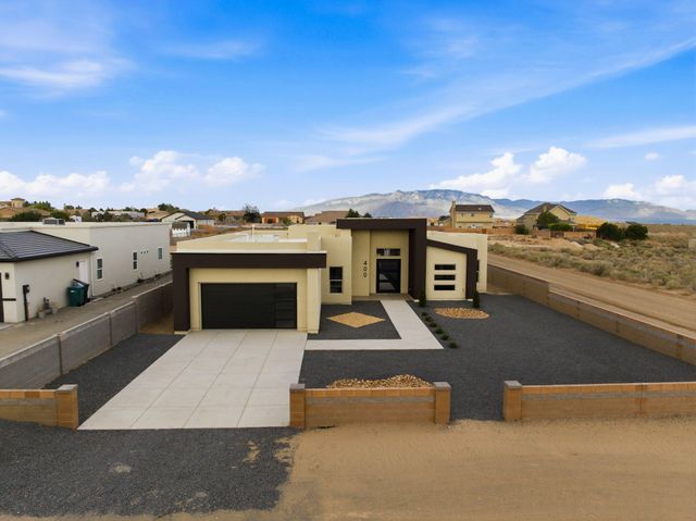 400 5th Street NE, Rio Rancho, NM 87124