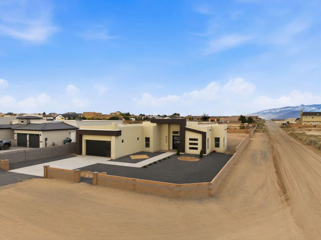 400 5th Street NE, Rio Rancho, NM 87124