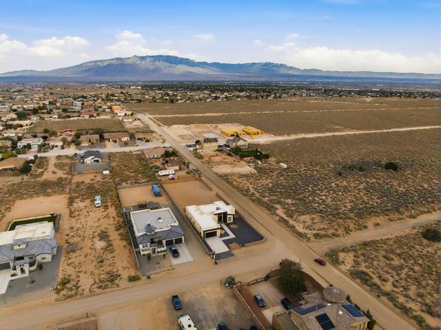 400 5th Street NE, Rio Rancho, NM 87124