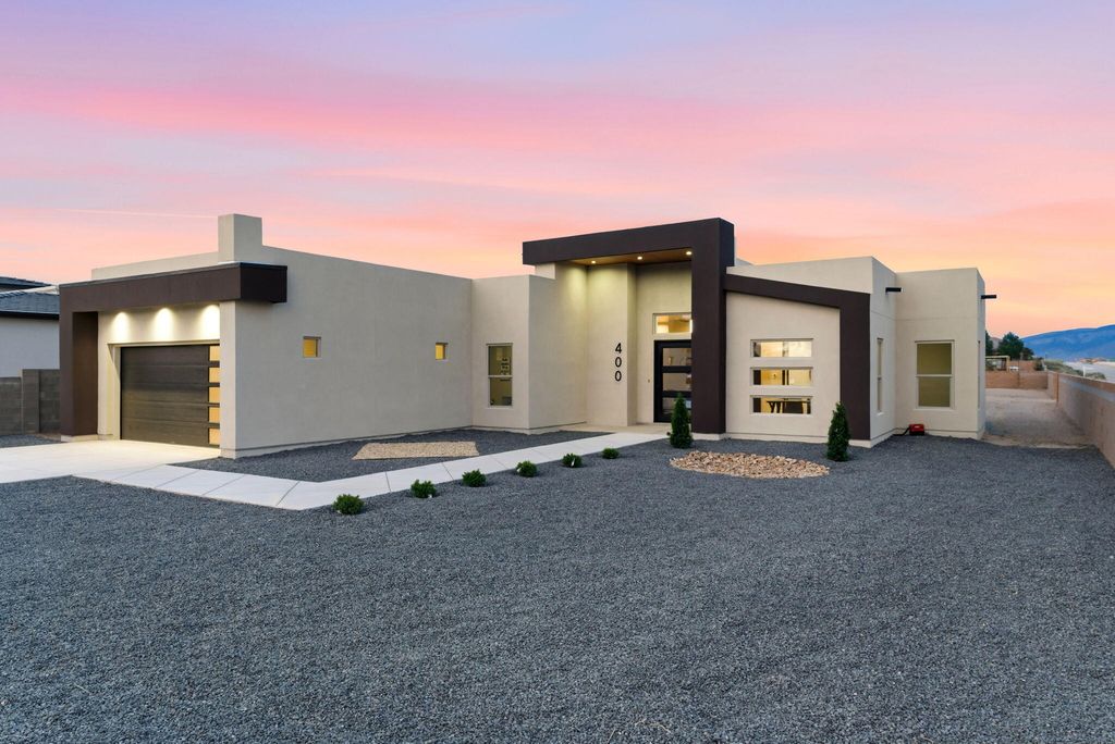400 5th Street NE, Rio Rancho, NM 87124