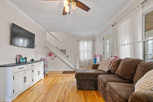 12 2nd Avenue, Mayfield, NY 12117