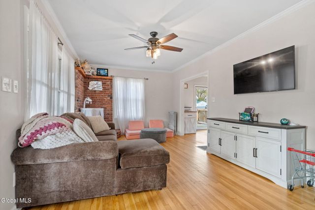 12 2nd Avenue, Mayfield, NY 12117