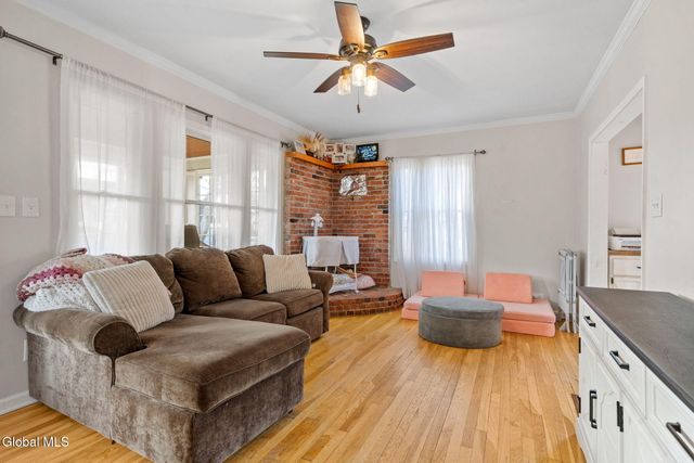 12 2nd Avenue, Mayfield, NY 12117