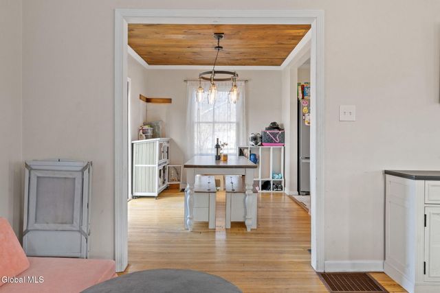 12 2nd Avenue, Mayfield, NY 12117