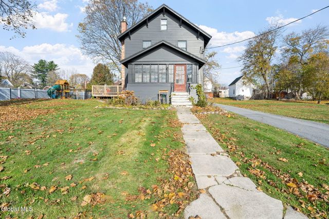 12 2nd Avenue, Mayfield, NY 12117