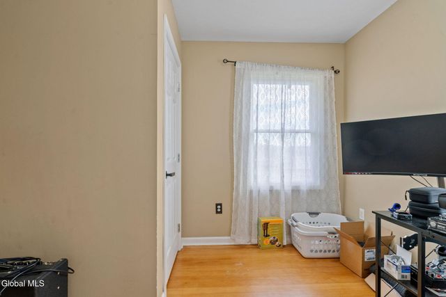 12 2nd Avenue, Mayfield, NY 12117