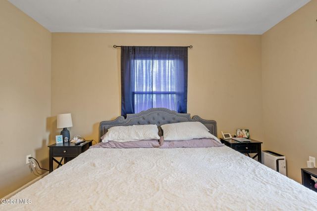 12 2nd Avenue, Mayfield, NY 12117