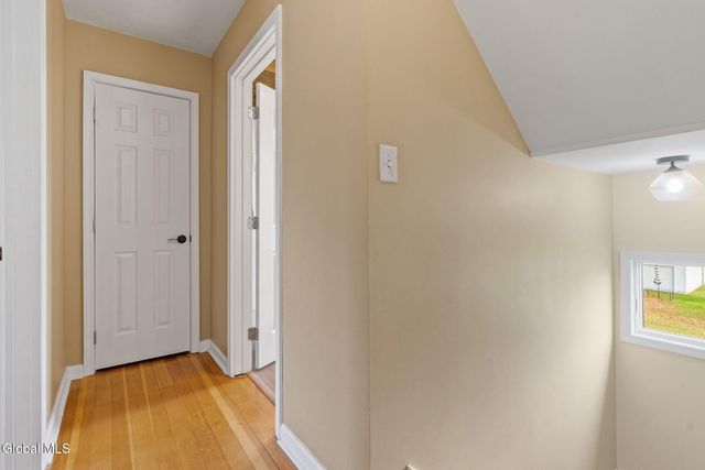 12 2nd Avenue, Mayfield, NY 12117