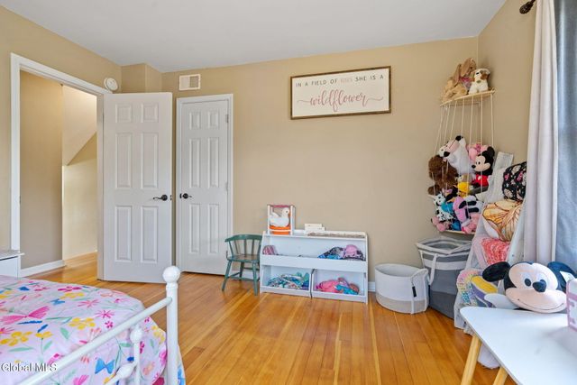 12 2nd Avenue, Mayfield, NY 12117