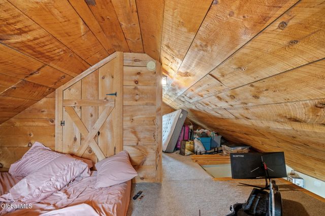 12 2nd Avenue, Mayfield, NY 12117