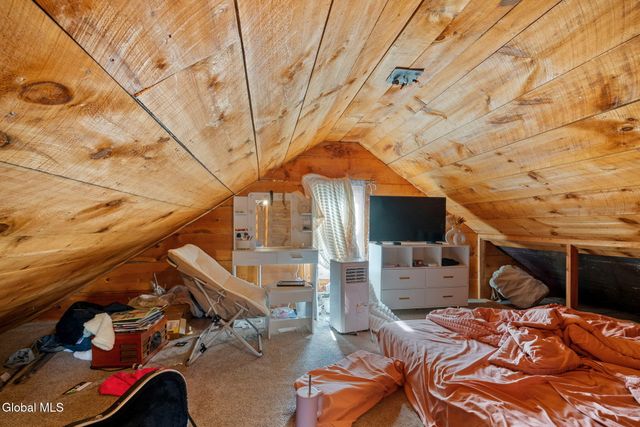 12 2nd Avenue, Mayfield, NY 12117