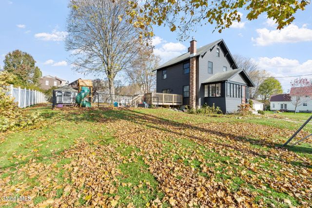 12 2nd Avenue, Mayfield, NY 12117