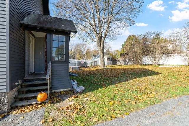 12 2nd Avenue, Mayfield, NY 12117