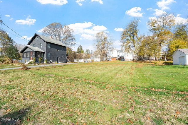 12 2nd Avenue, Mayfield, NY 12117