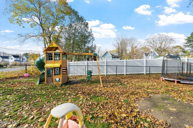 12 2nd Avenue, Mayfield, NY 12117