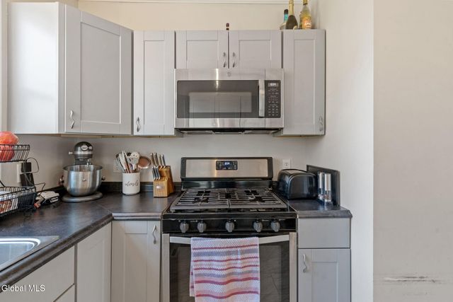 12 2nd Avenue, Mayfield, NY 12117