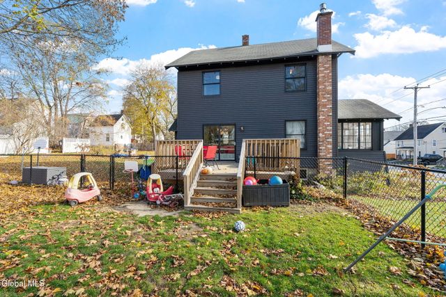 12 2nd Avenue, Mayfield, NY 12117