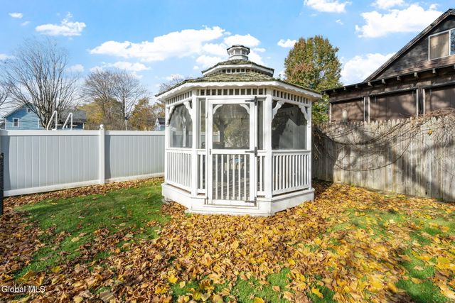 12 2nd Avenue, Mayfield, NY 12117