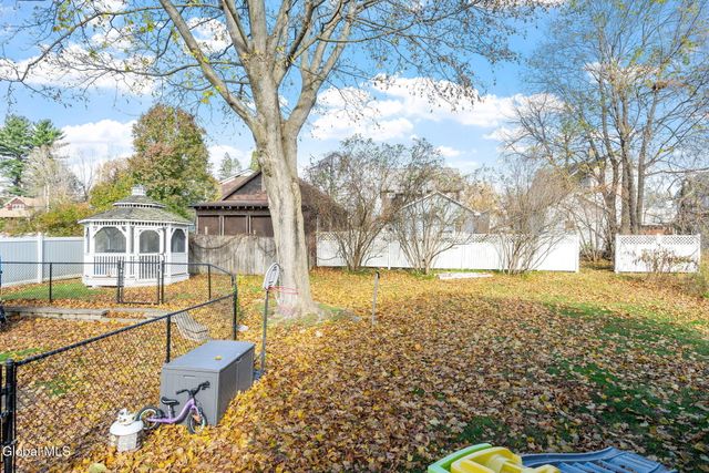 12 2nd Avenue, Mayfield, NY 12117