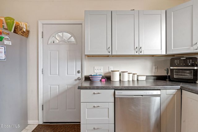 12 2nd Avenue, Mayfield, NY 12117