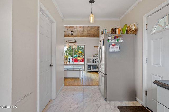 12 2nd Avenue, Mayfield, NY 12117