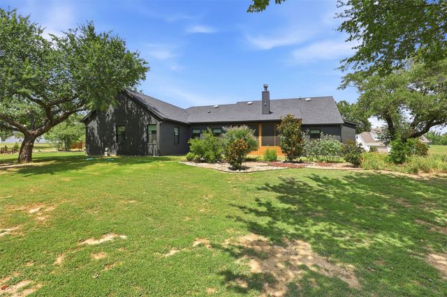 344 Zebrastone Way, Poolville, TX 76487