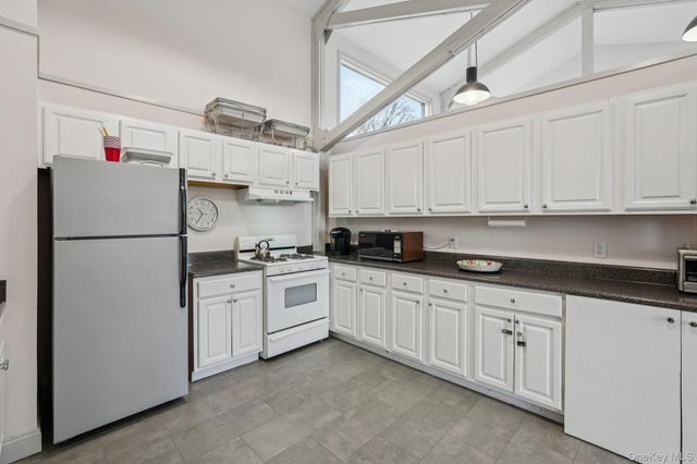207 Martling Avenue, Tarrytown, NY 10591