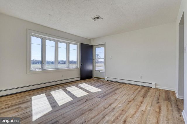 2707 EMIG MILL RD, Dover, PA 17315