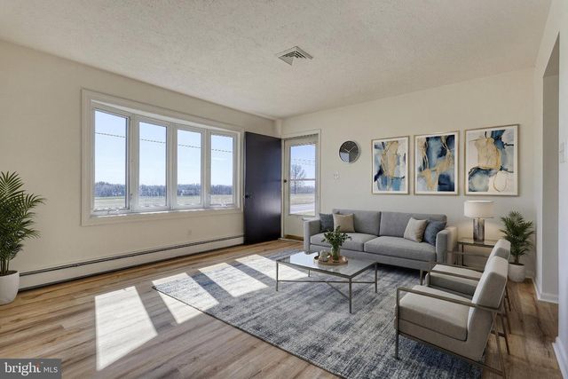 2707 EMIG MILL RD, Dover, PA 17315