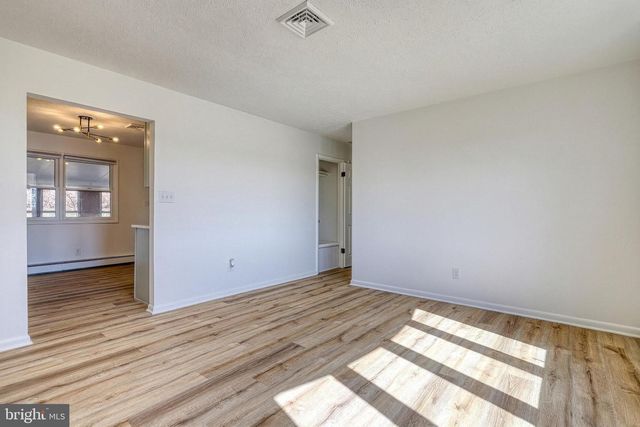 2707 EMIG MILL RD, Dover, PA 17315