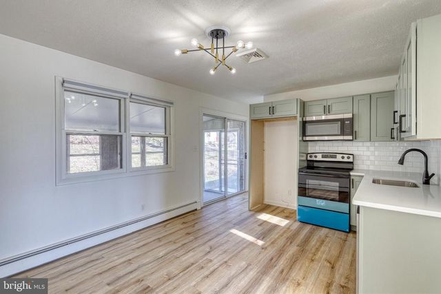 2707 EMIG MILL RD, Dover, PA 17315