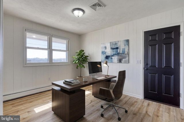 2707 EMIG MILL RD, Dover, PA 17315