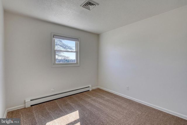 2707 EMIG MILL RD, Dover, PA 17315