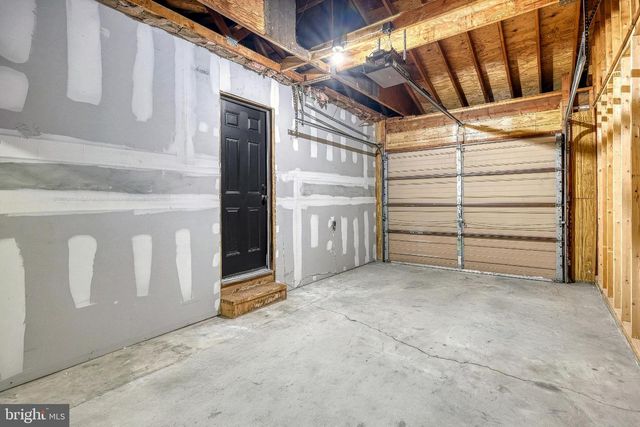 2707 EMIG MILL RD, Dover, PA 17315