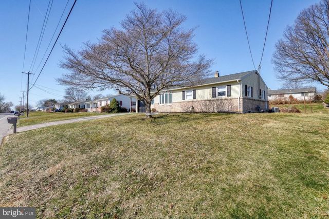 2707 EMIG MILL RD, Dover, PA 17315