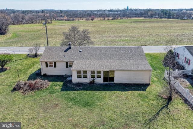 2707 EMIG MILL RD, Dover, PA 17315
