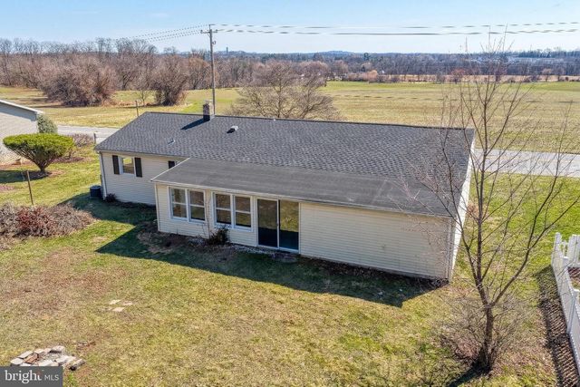 2707 EMIG MILL RD, Dover, PA 17315