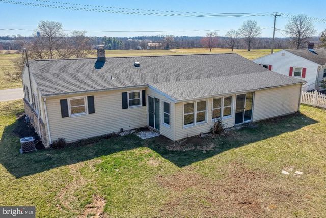 2707 EMIG MILL RD, Dover, PA 17315