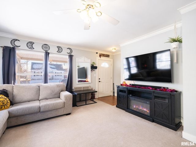 1203 E FAIROAKS Avenue, Peoria, IL 61603