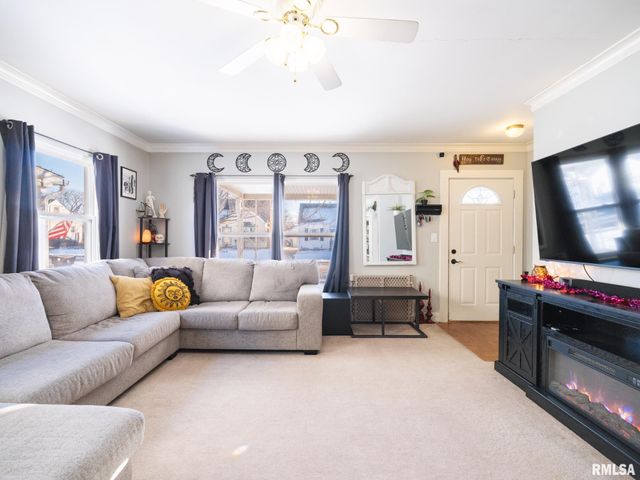 1203 E FAIROAKS Avenue, Peoria, IL 61603