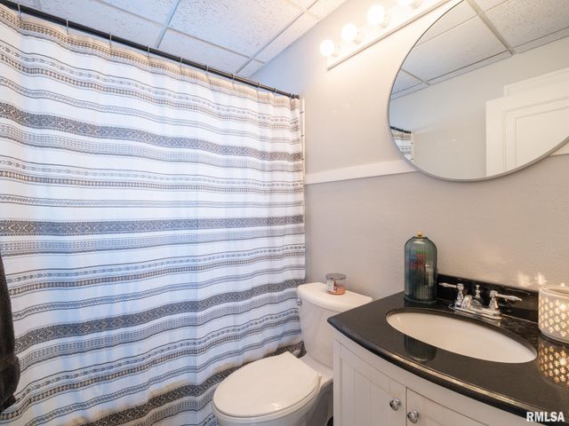 1203 E FAIROAKS Avenue, Peoria, IL 61603